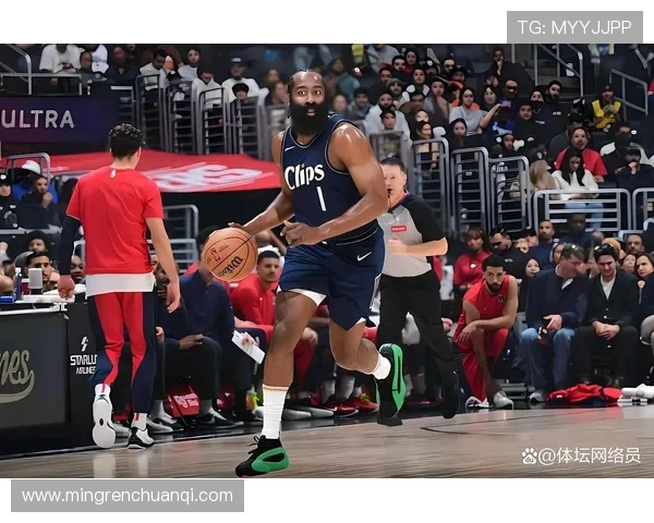 詹姆斯·哈登的篮球生涯回顾与未来发展展望 詹姆斯·哈登的篮球生涯回顾与未来发展展望