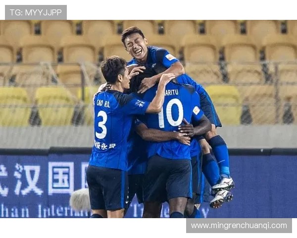 沧州雄狮全力冲击新赛季中超赛场展现团队精神与城市荣耀